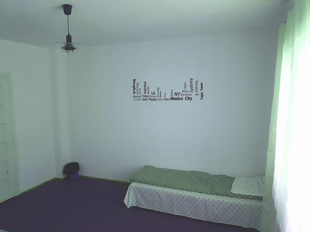 Enjoy Hostel Cluj-Napoca Buitenkant foto
