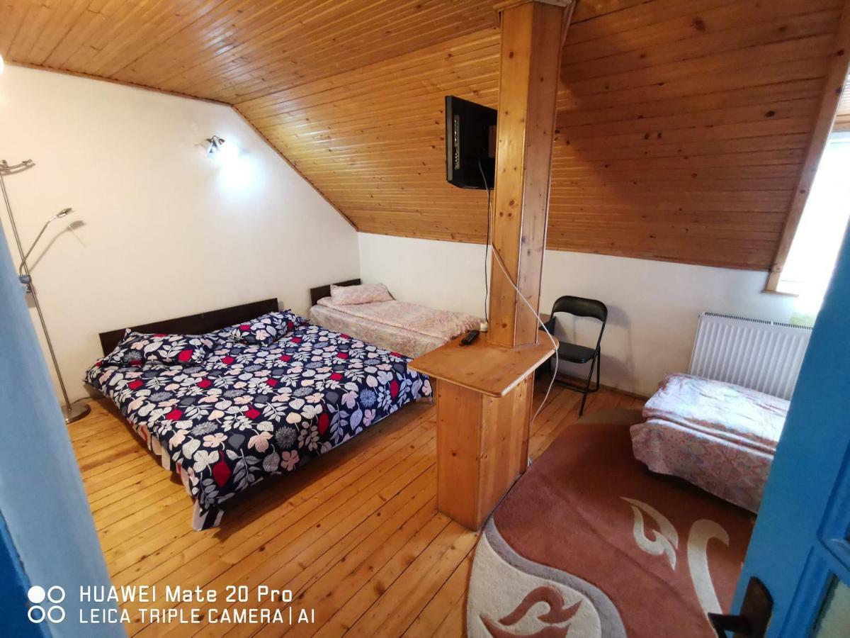 Enjoy Hostel Cluj-Napoca Buitenkant foto