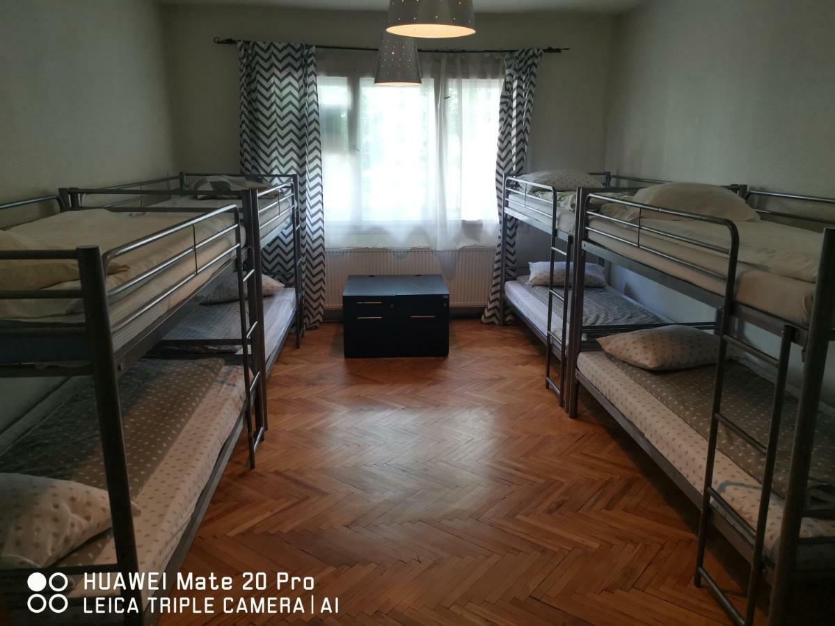 Enjoy Hostel Cluj-Napoca Buitenkant foto